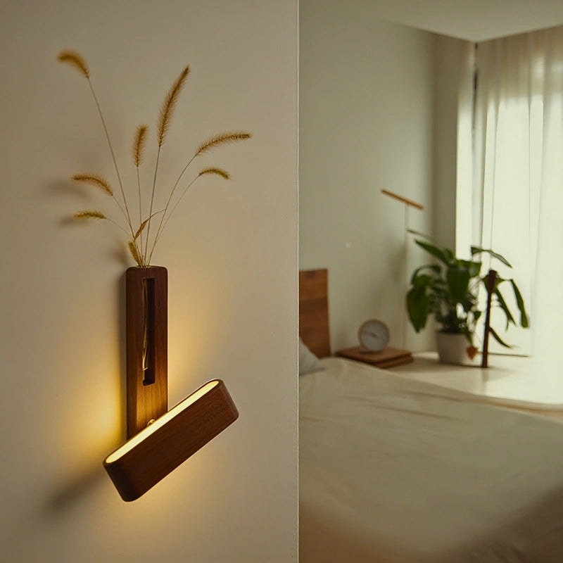 AuraVase Wall Light